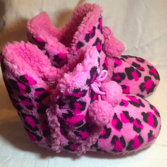 Girls Pink Leopard Print Slippers - Picture 2 of 5